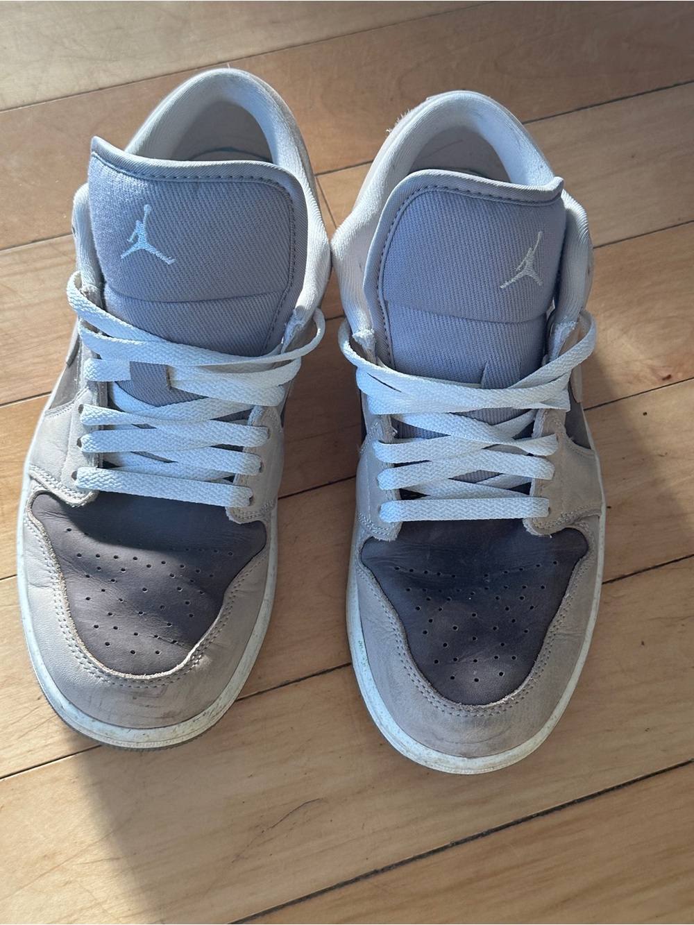 Women’s Nike Air Jordan 1 Low - size 9